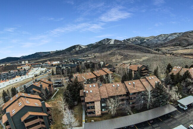 Building Photo - 6861 N 2200 W