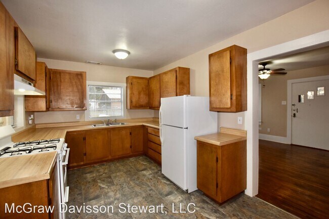 Building Photo - 2 br, 1 bath House - 1623 Texas St.