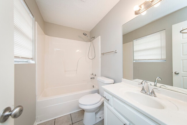 Building Photo - 17 Chalet St