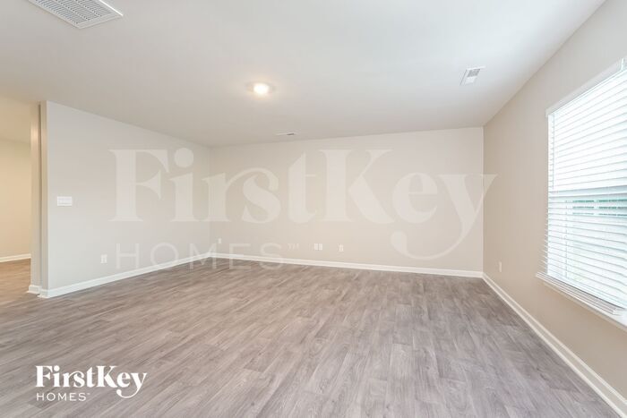 Building Photo - 133 Expansive Dr