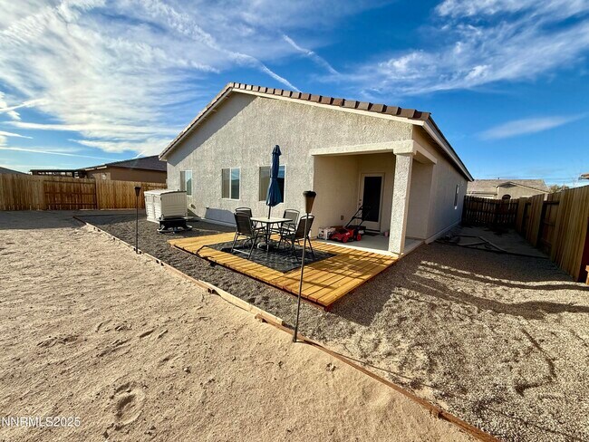 Building Photo - 1154 Alder Dr