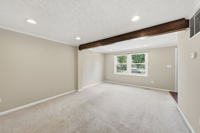 Building Photo - 14126 Red River Dr