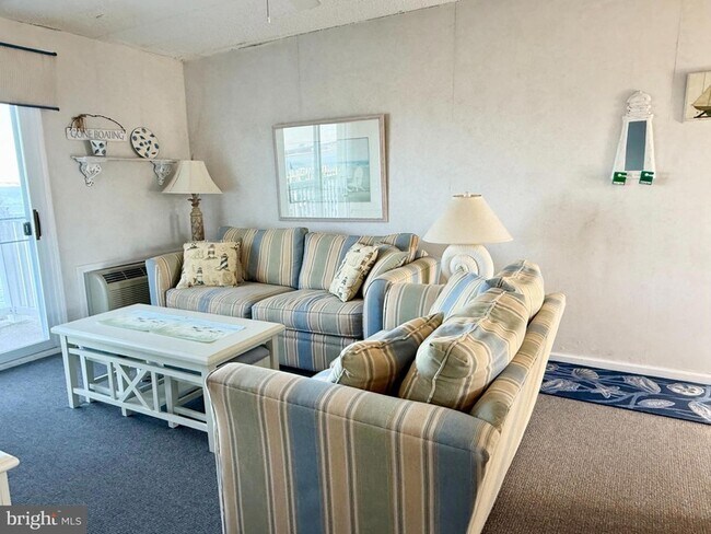 Building Photo - 200 Bay Ave