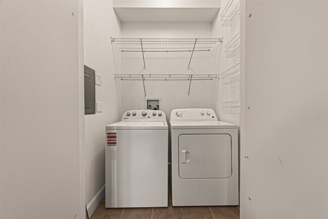 Building Photo - 4515 Briar Hollow Pl