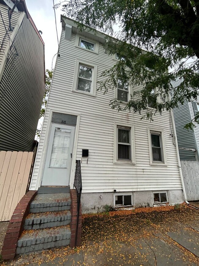 4 bed 1 bath 518 Lamberton St Trenton NJ 08611 Apartment Finder
