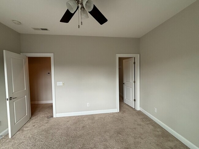 Building Photo - Room in House on Grande Chateau Ln