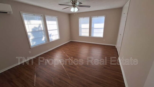 Building Photo - 201 Elm Ave