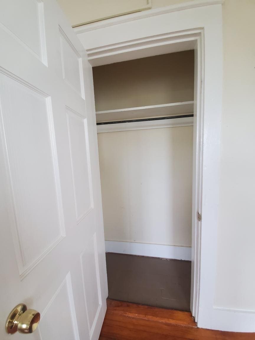 closet - 192 Front St