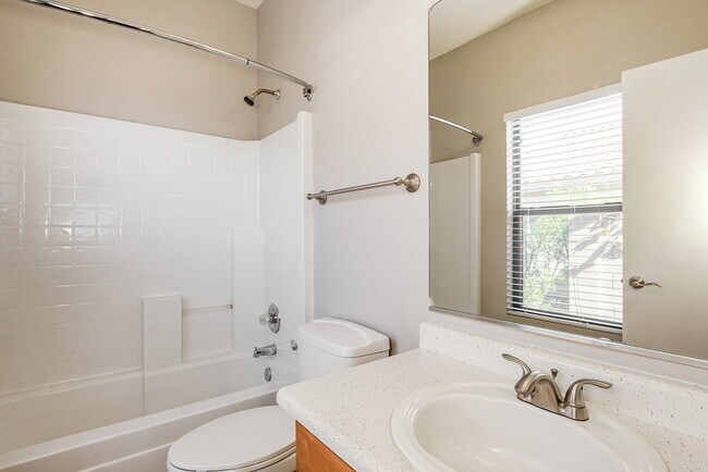 Building Photo - 735 E Michigan Ave