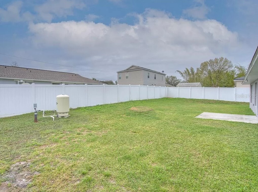 Fenced Patio View 3 - 1037 Cass Ave