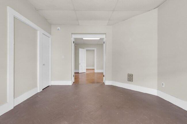 Building Photo - 137 N 7th St