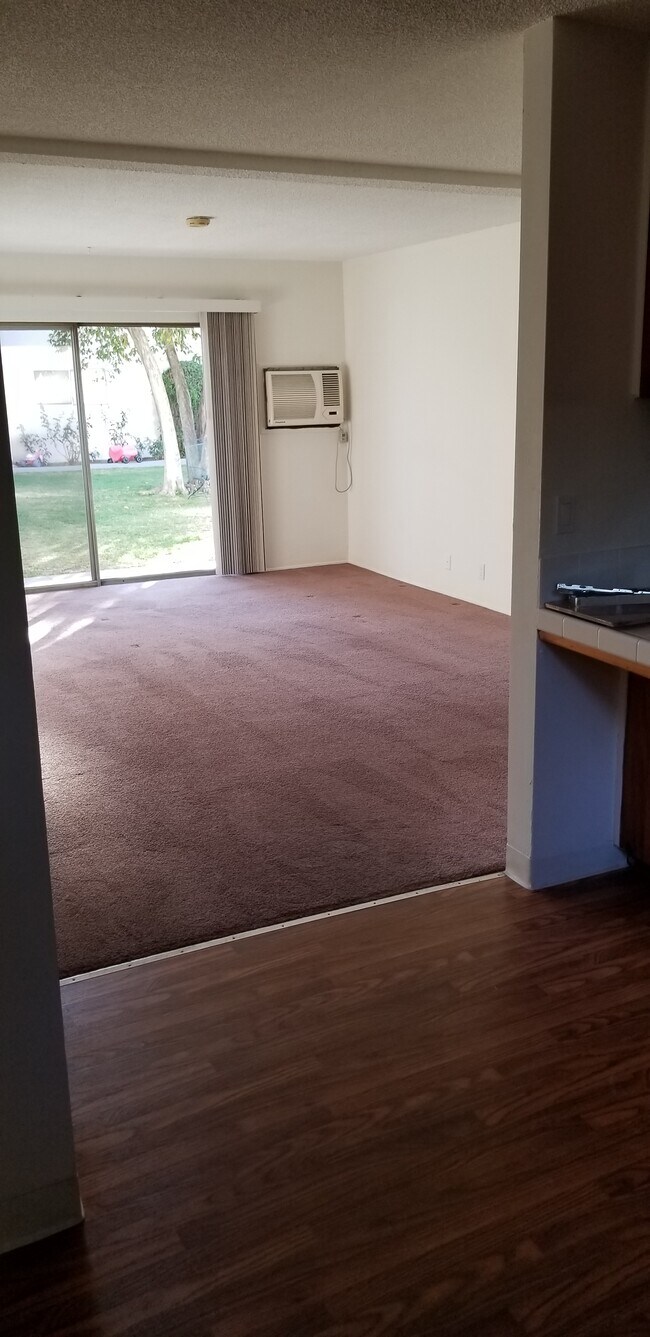 Building Photo - 134 Hurlbut St