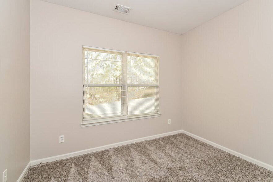 Building Photo - 250 Alamosa Path SW