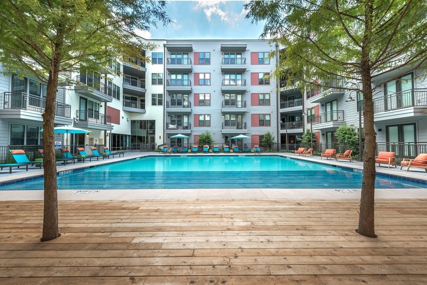 Eastbank at Waterside apartments — community photo - Eastbank at Waterside
