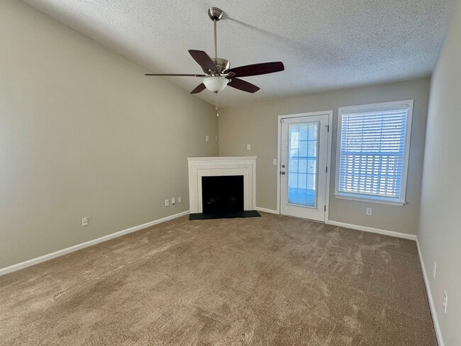 Building Photo - 1653 Summerwoods Cir