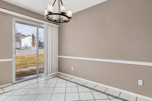 Building Photo - 513 River Bend Estates Dr