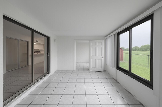 Building Photo - 646 SW 20th Ct