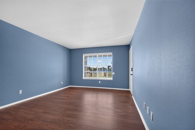 Building Photo - 7205 Beechnut St