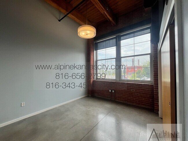Building Photo - River Market Loft, Secured Parking