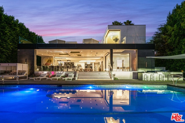 Primary Photo - 809 N Rexford Dr