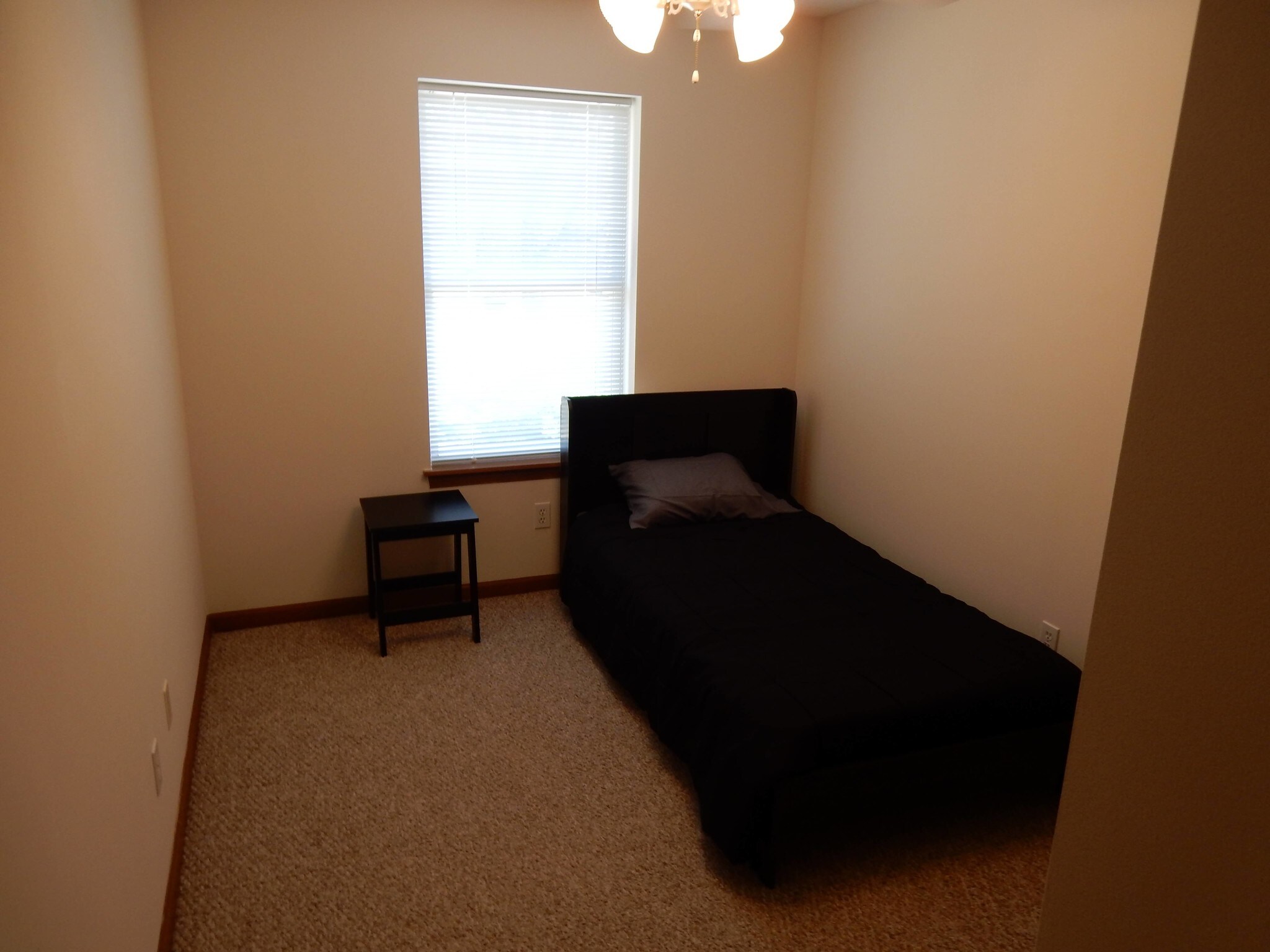 Building Photo - 1015 N 6th St