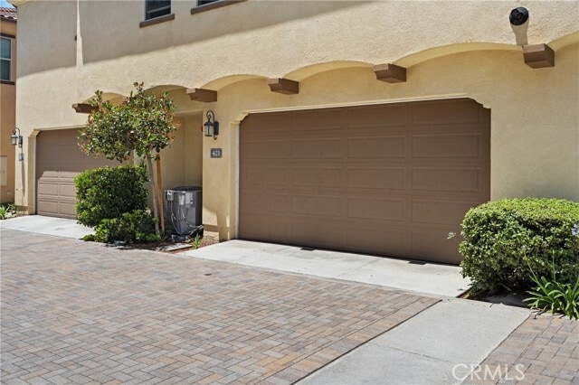 Building Photo - 421 Maravilla Ln