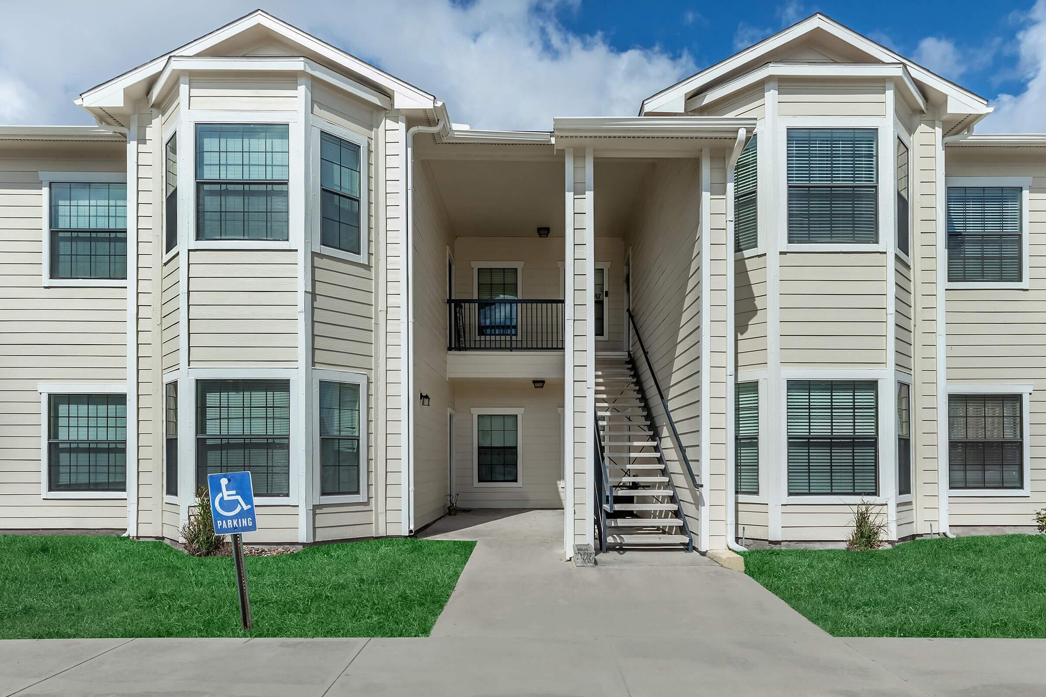 Building Photo - 6533 Patti Dr
