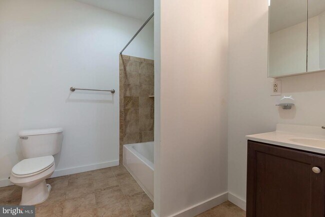 Building Photo - 109 W Wildey St