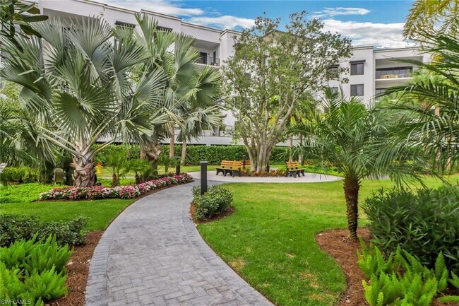 Dog and Walking Park - 1111 Central Ave