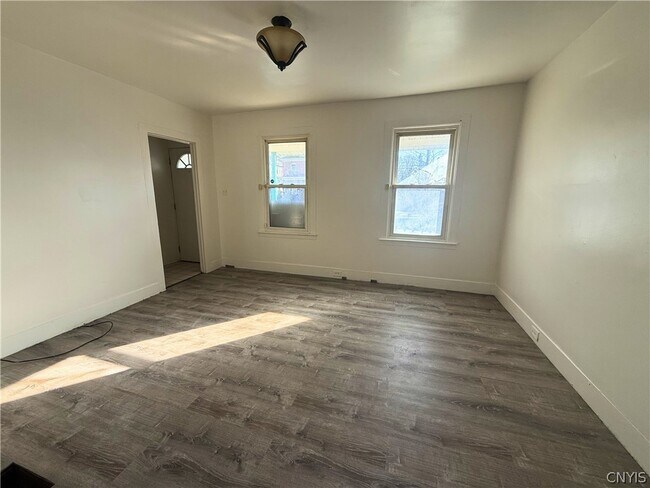 Building Photo - 1212 Spring St