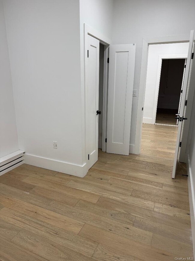 Building Photo - 39-39 Crescent St