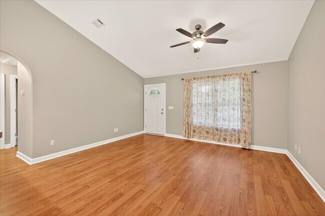 Building Photo - 4 Swift Pass