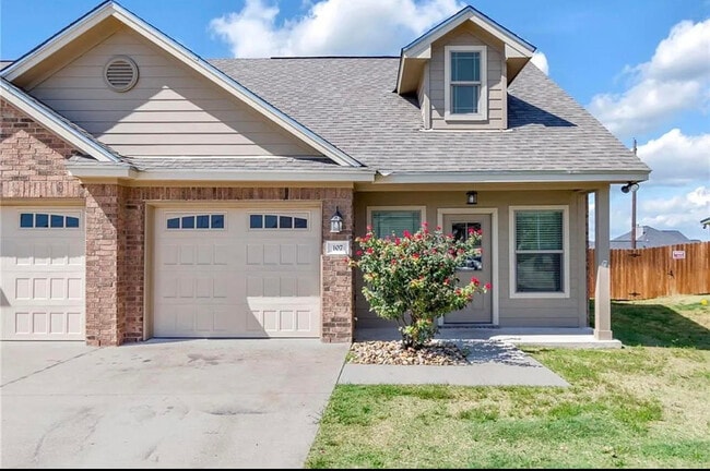 1 car garage - 107 Stockton Family Ct