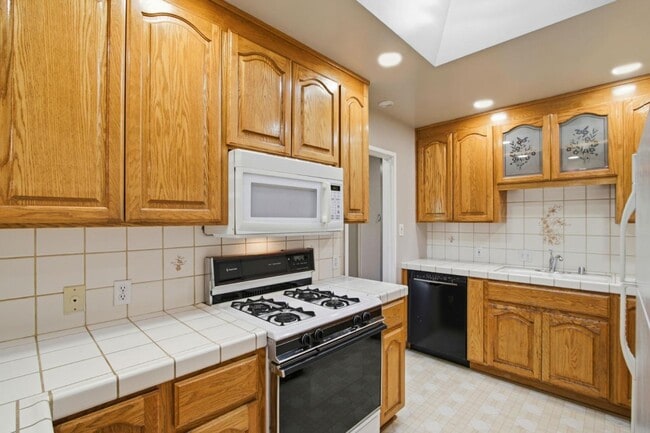 Building Photo - 2682 Coit Dr