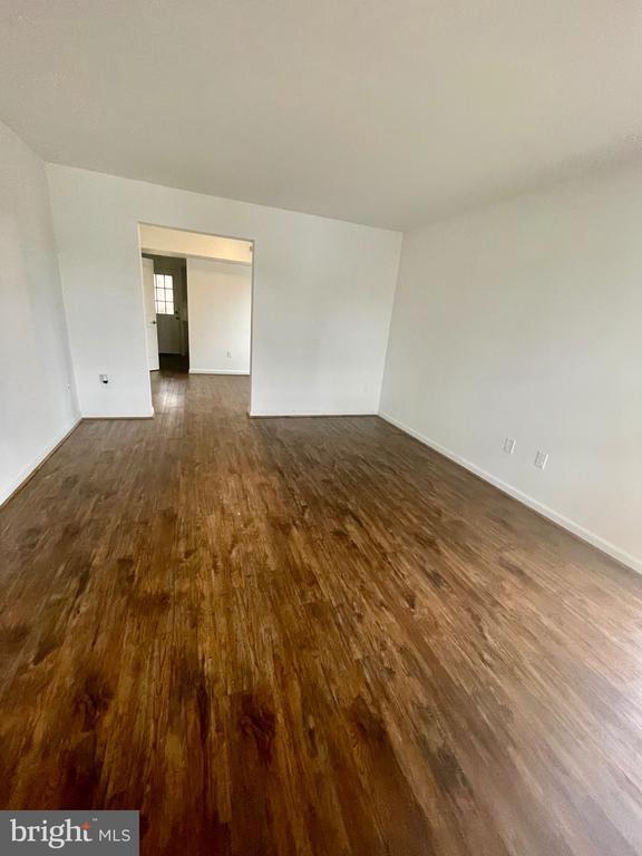 Building Photo - 916 Harwood Rd