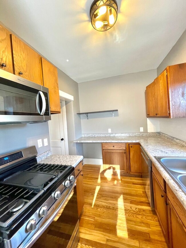 Building Photo - ? Beautifully Updated 3-Bedroom Home in Wearne Park ?