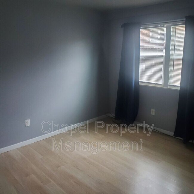 Building Photo - 567 Allengrove St