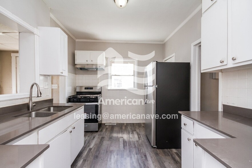 Building Photo - 161 16th Ave