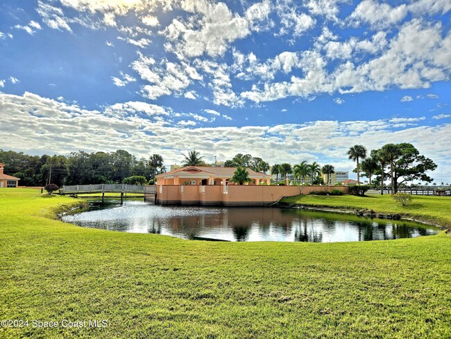 Building Photo - 343 N Tropical Trail