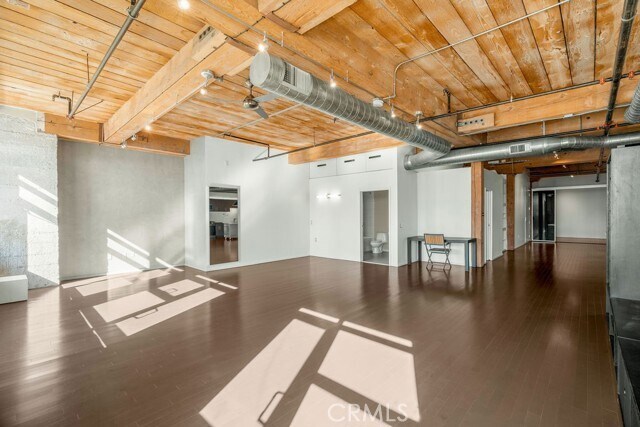Building Photo - 530 S Hewitt St