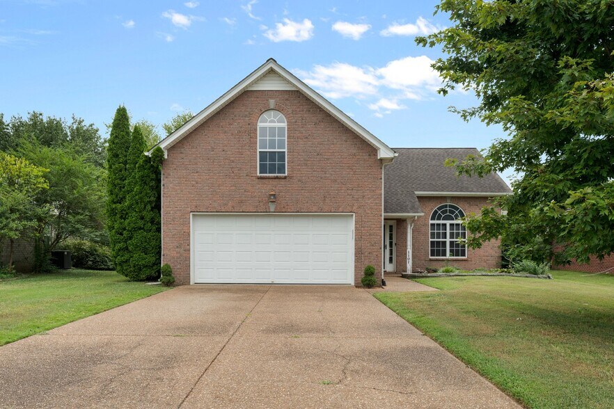 Primary Photo - 1107 Saddle Creek Dr