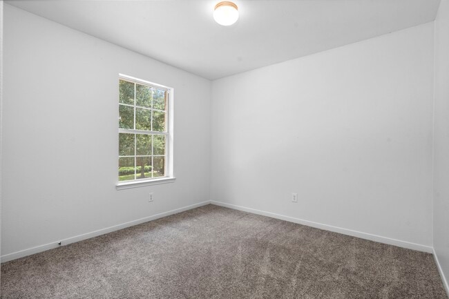 Building Photo - 6914 Grants Hollow Ln