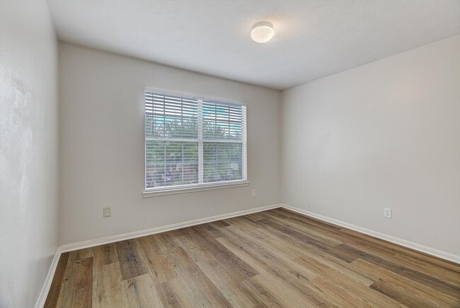 Building Photo - 13983 Maximos Dr