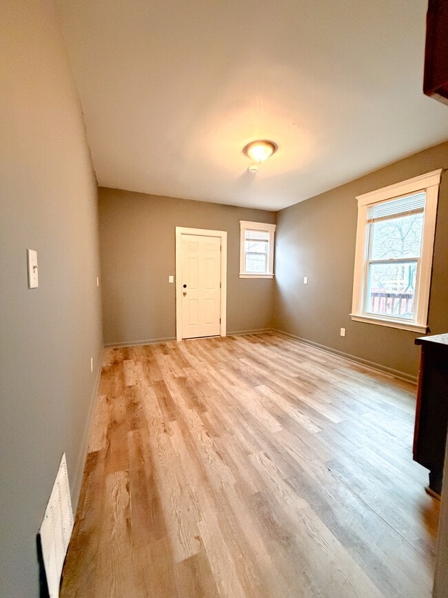 Building Photo - 4426 McGraw Ave