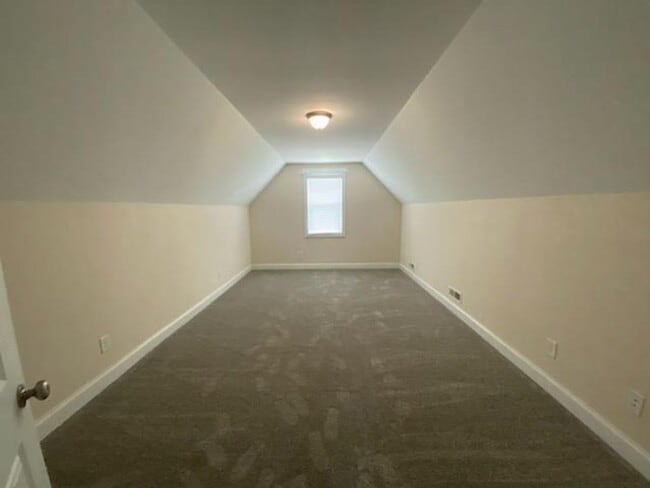 Building Photo - 3 Bed, 2 Bath unfurnished home with Bonus room in Escoba Bay!