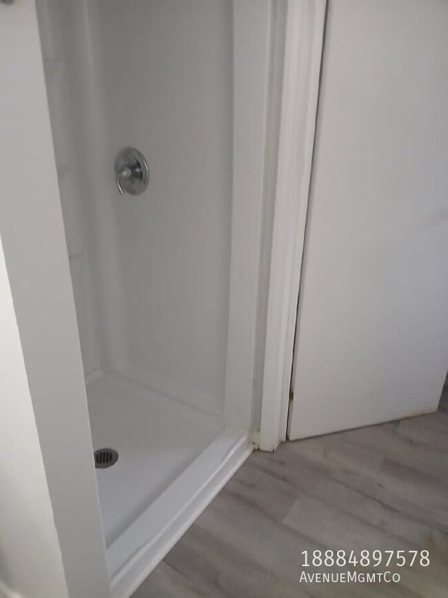 Building Photo - 715 23rd St NW