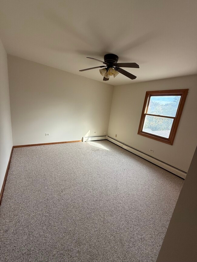 Building Photo - 3007 Lincoln Rd