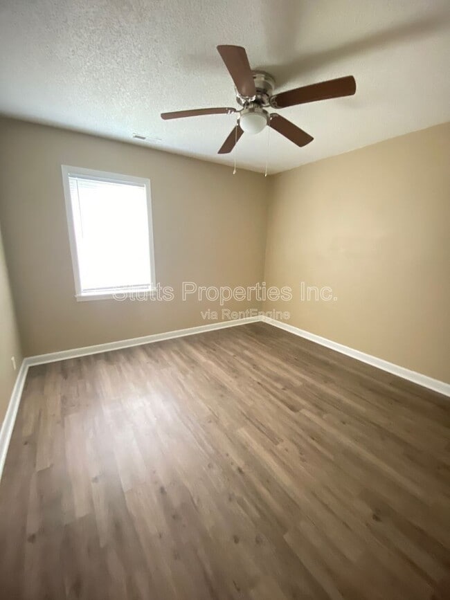 Building Photo - 3567 Blue Rd