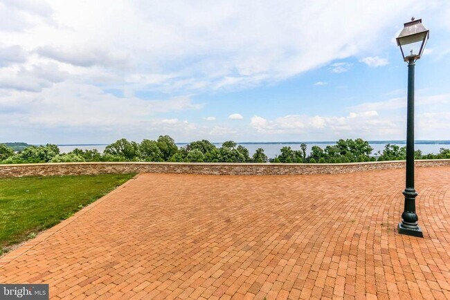 Building Photo - 1576 Meadowlark Glen Rd