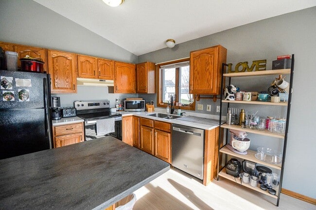 Building Photo - Bright 4BR on Corner Lot in SW Rochester